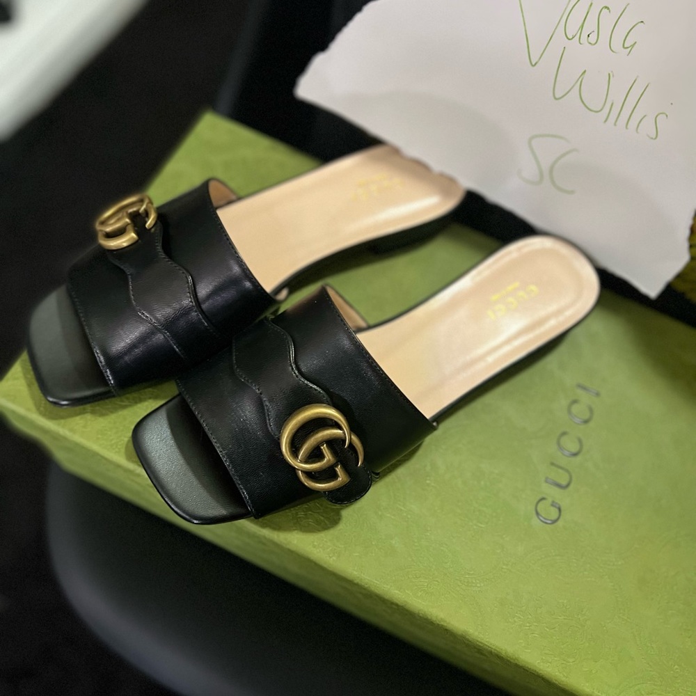 Brand new Gucci leather slides sz 38.5